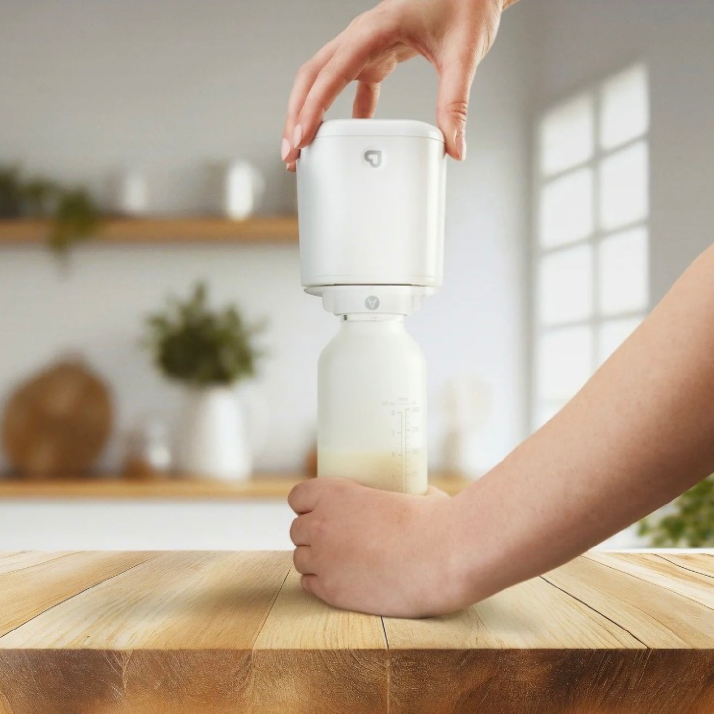 Munchkin® Simple Touch Bottle Warmer with Digital Temperature Display, Easy Heating to 98.6°F, White